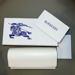 Burberry White Leather Sunglasses Case with Navy Logo Box and Card